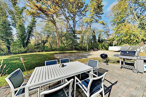 Classic Cape Cod Home - Patio & Outdoor Fireplace Home