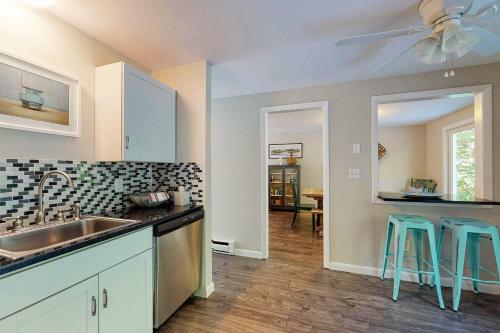3 Bed 2 Bath Vacation Home In West Tisbury