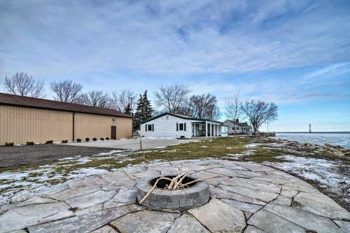 Waterfront Bay City Home With Dock And Boat Launch!
