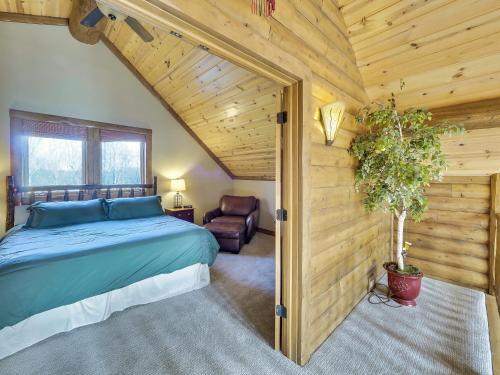 832 Mountain Cabin