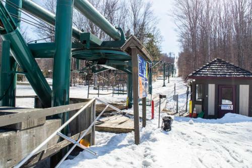 652 Disciples Village