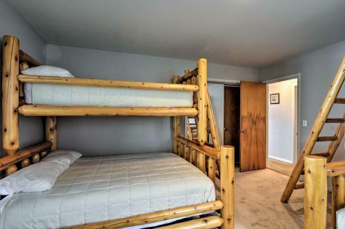 Lake Charlevoix Home With Deck, Walk To Downtown!
