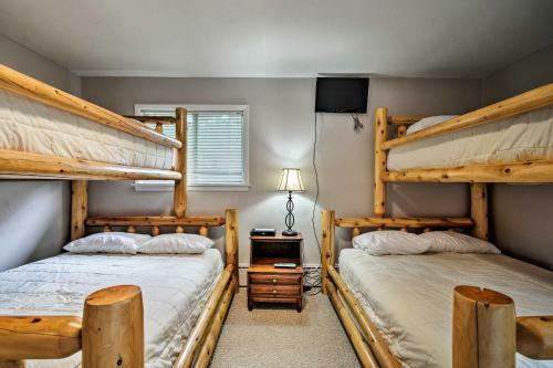 Lake Charlevoix Home With Deck, Walk To Downtown!