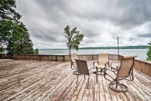 Lake Charlevoix Home With Deck, Walk To Downtown!