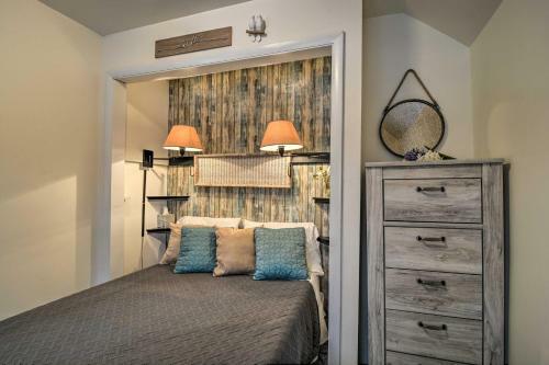 Hip Downtown Cottage - Walk To Beach, Pier, Dining