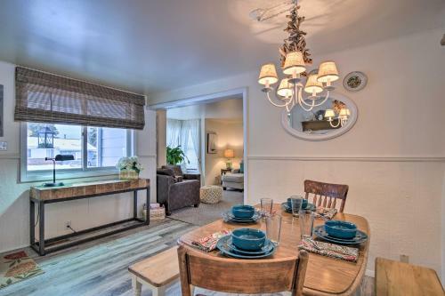 Hip Downtown Cottage - Walk To Beach, Pier, Dining