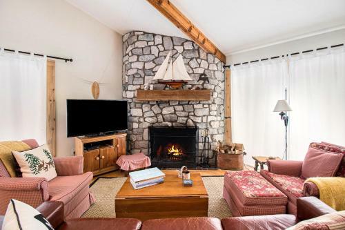 Birchwood: Enchanting Lake Michigan View