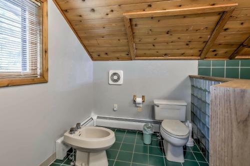 Chicagon Lakefront Cabin With Private Sauna & Dock Home