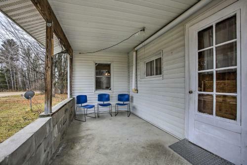 Quaint Farmhouse - Hunt, Fish And Snowmobile!