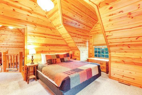 Kingfisher Cove Cabin 16