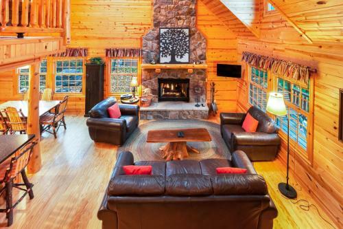 Kingfisher Cove Cabin 16