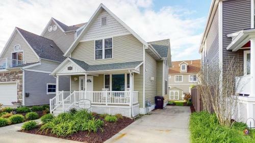 Simply South Haven!!! Steps From Downtown And 3 Blocks To South Beach