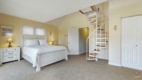 Simply South Haven!!! Steps From Downtown And 3 Blocks To South Beach