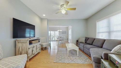 Simply South Haven!!! Steps From Downtown And 3 Blocks To South Beach