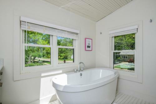 Villa Saugatuck Farmhouse