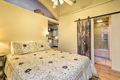 Apartamento Charming Saugatuck Condo With Private Deck And Grill!