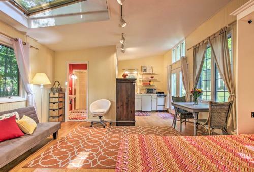 Apartamento Quiet Saugatuck Studio With Patio - Walk To Dtwn!