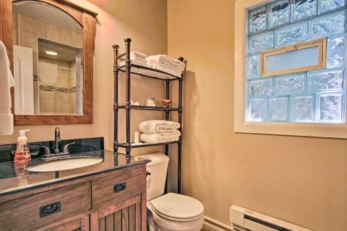 Pet-friendly Cottage Less Than 1 Mile From Oval Beach!