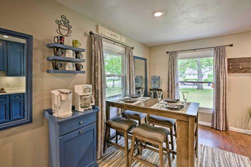 Charming Home With Deck, 2 Mi To Lake Michigan!