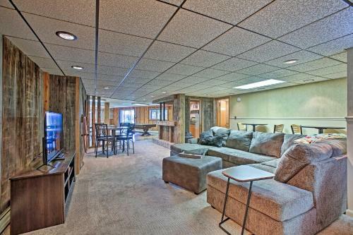 Classy Home With Billiards Table, Country View!