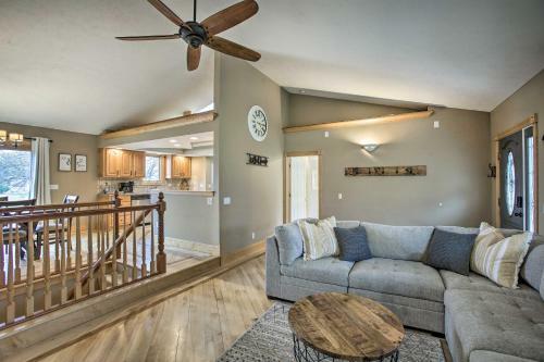 Cozy Traverse City Home With Deck, 9 Mi To Dtwn