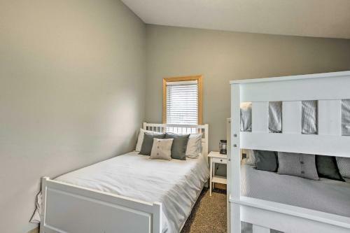 Cozy Traverse City Home With Deck, 9 Mi To Dtwn