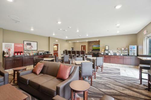 Cobblestone Hotel & Suites - Austin