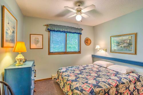 Clearwater Lake Getaway With Shared Pool And Boat Dock