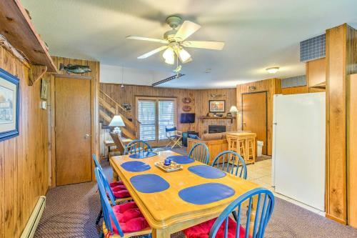 Clearwater Lake Getaway With Shared Pool And Boat Dock
