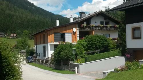 Hostal Appartement Haus Theresia