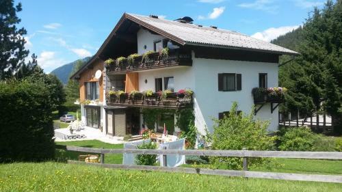 Hostal Appartement Haus Theresia