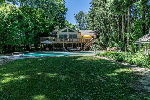 Family Tides Pool House