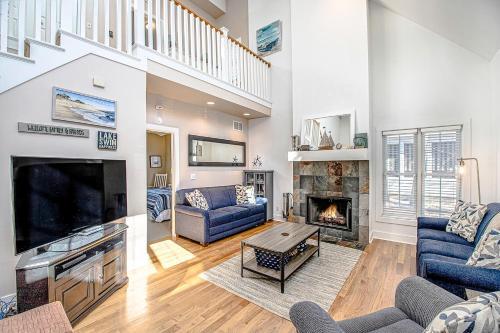 Lakeshore Cottage