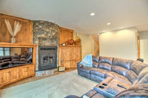 Magnificent House With Game Room On Lake Latoka