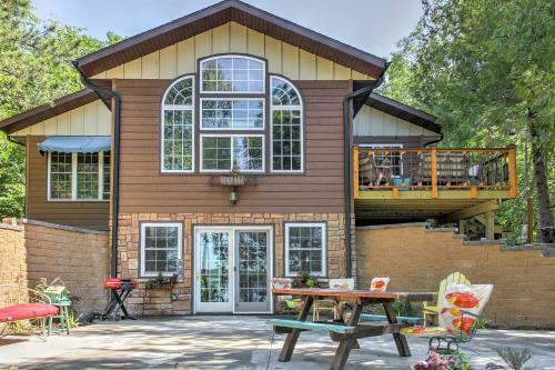 Apartamento Lakefront Deer River Apt With Dock, Fire Pit And Patio!