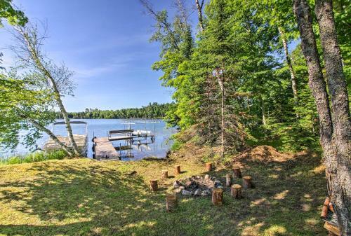 Trout Lake Cabin With Private Dock, Kayaks And Loft!