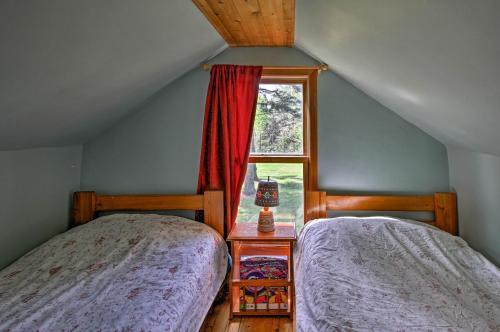 Rustic Cloquet Home With 3-season Porch And Fire Pit