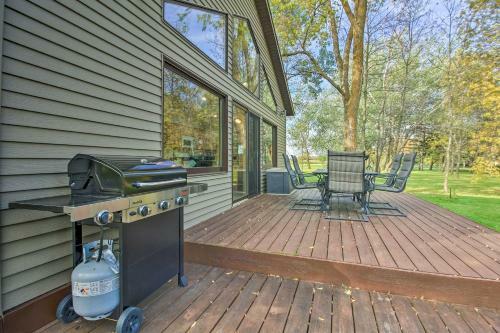 Waterfront Cabin In Detroit Lakes With Deck And Yard