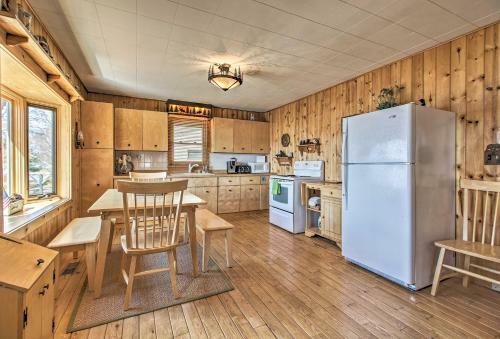 Lakefront Nisswa Cabin With Spacious Deck And Kayaks!