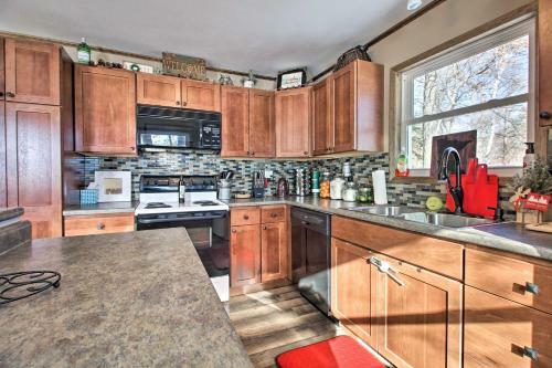 Brainerd Lakes Cabin On 2-acres With Dock And Fire Pit