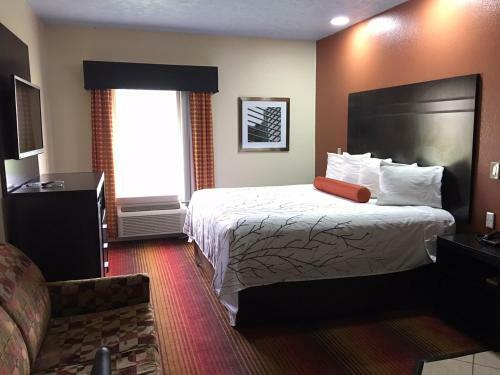 Motel America's Best Value Inn & Suites-clinton