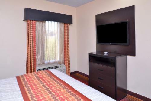 Motel America's Best Value Inn & Suites-clinton
