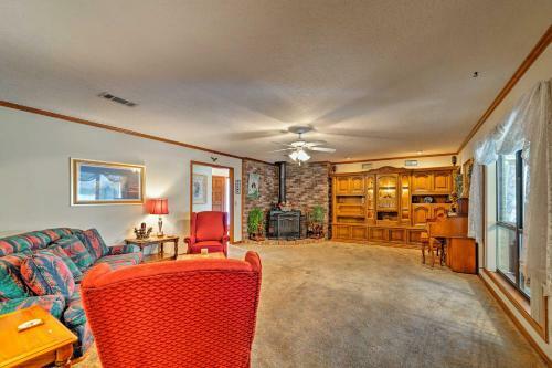 Columbus House With Pool And Balcony, 4 Mi To Downtown