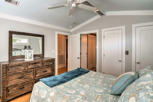Bay St Louis Cottage - Harbor Half Mi, Beach 1 Mi!