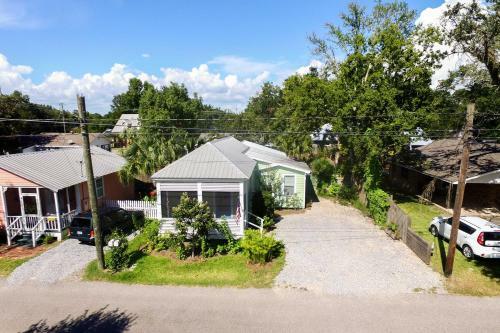 Bay St Louis Cottage - Harbor Half Mi, Beach 1 Mi!