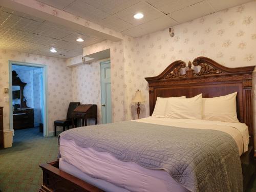 Hotel Lowell Inn