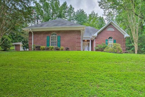 Charming Columbus Home With Game Room, Near Afb!