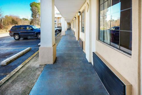 Oyo Hotel Jackson South I-55
