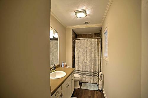 Charming Starkville House With Yard - 2 Mi To Msu!