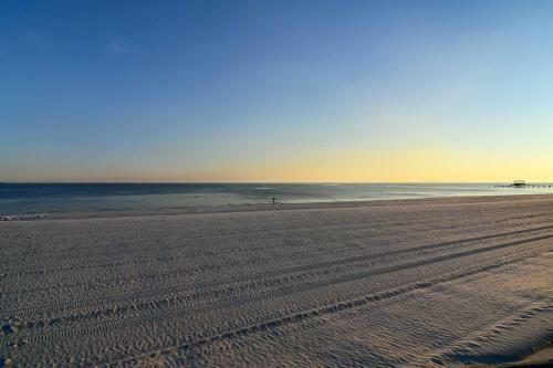 Bright Pass Christian Beach Home - Walk To Beach!